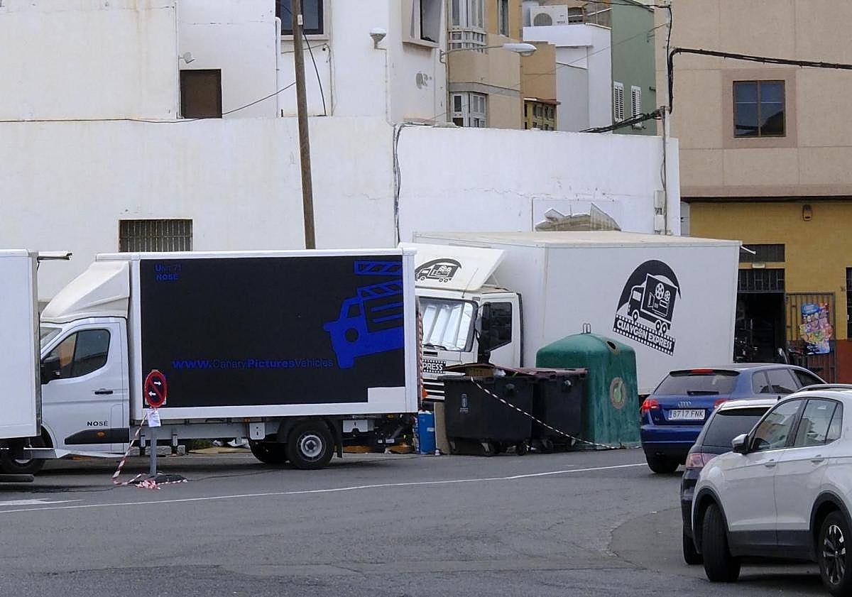 Imagen principal - Distintos momentos del rodaje, en Ciudad Jardín y la Isleta.