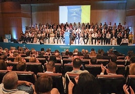 Un momento de la intervención de Teodoro Sosa. Detrás, los 75 miembros del comité ejecutivo del partido.