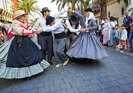 Las mejores imágenes de la romería ofrenda de La Naval