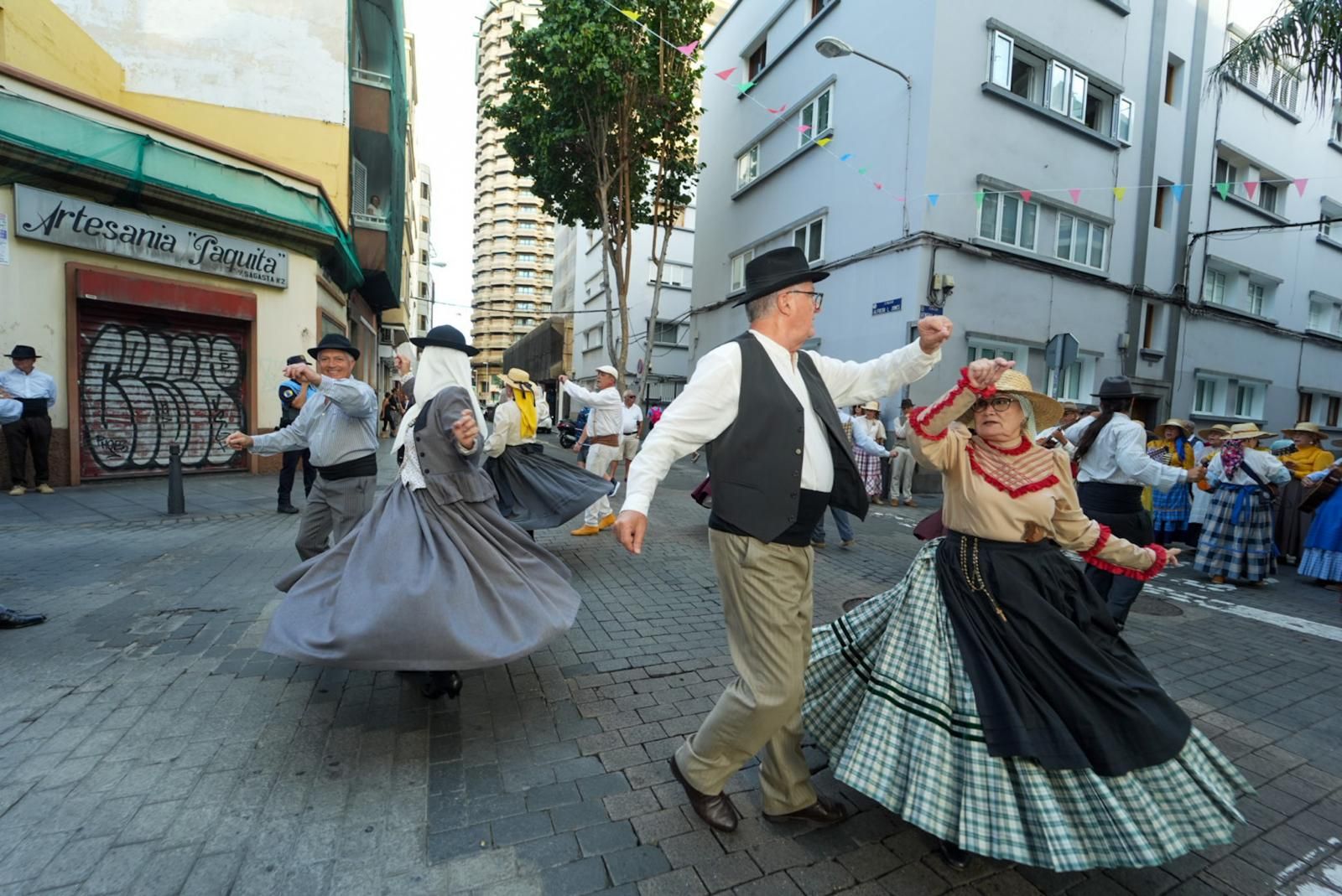Las mejores imágenes de la romería ofrenda de La Naval