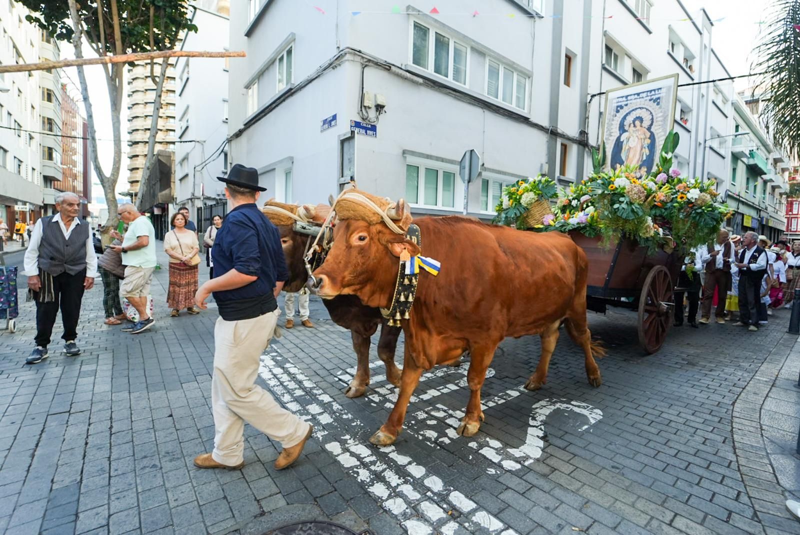 Las mejores imágenes de la romería ofrenda de La Naval