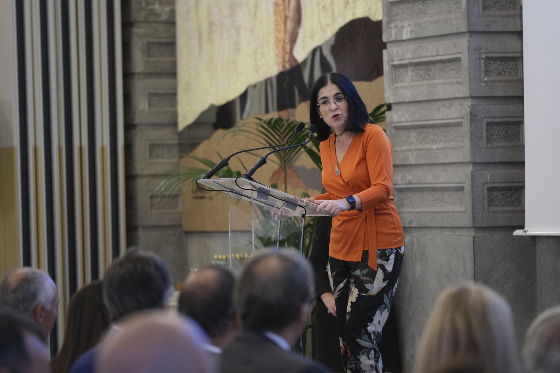 El sector marítimo debate sobre el futuro de los puertos canarios