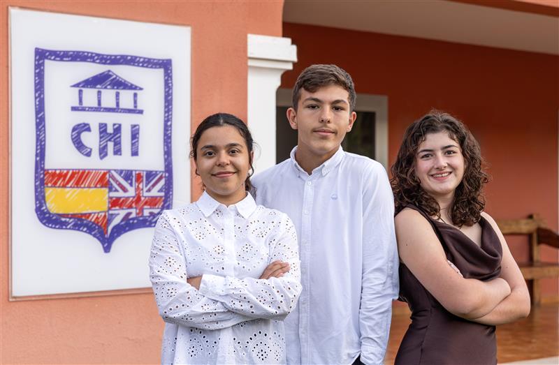 Valentina Castro, Hugo Granados y Carla Suárez, alumnos del Colegio Hispano Inglés.