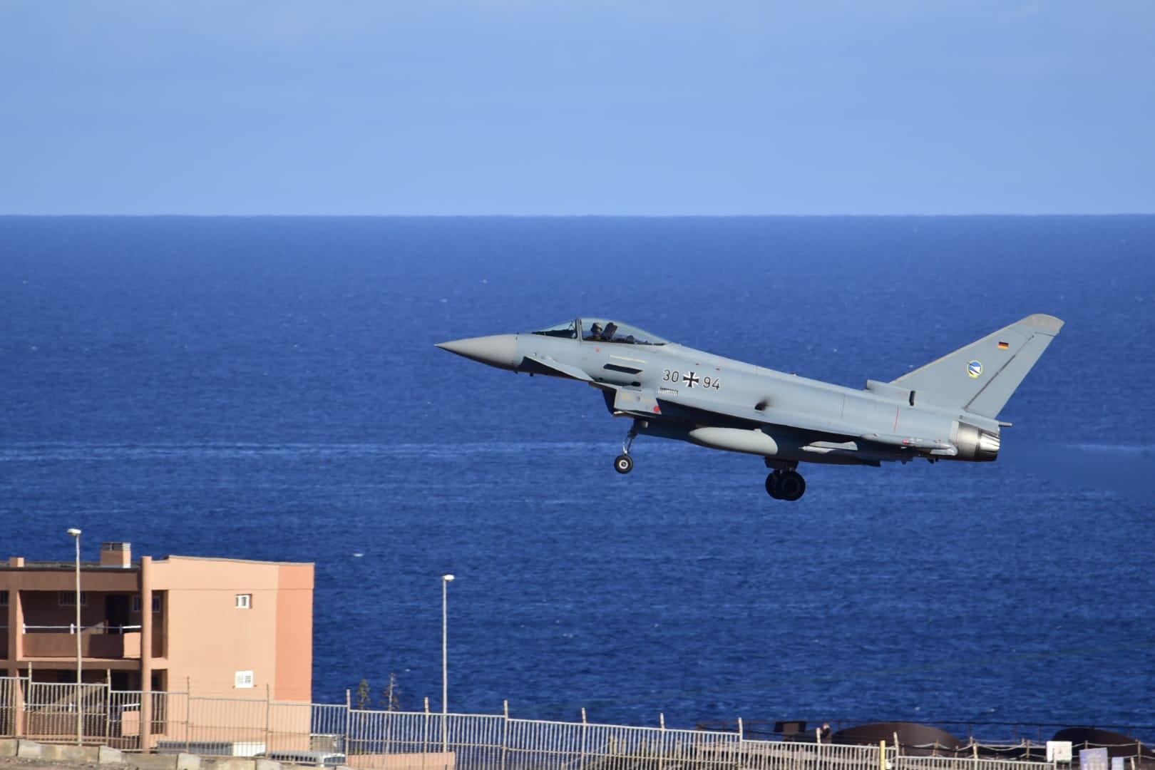 Maniobras de la OTAN sobre el cielo de Canarias, en imágenes