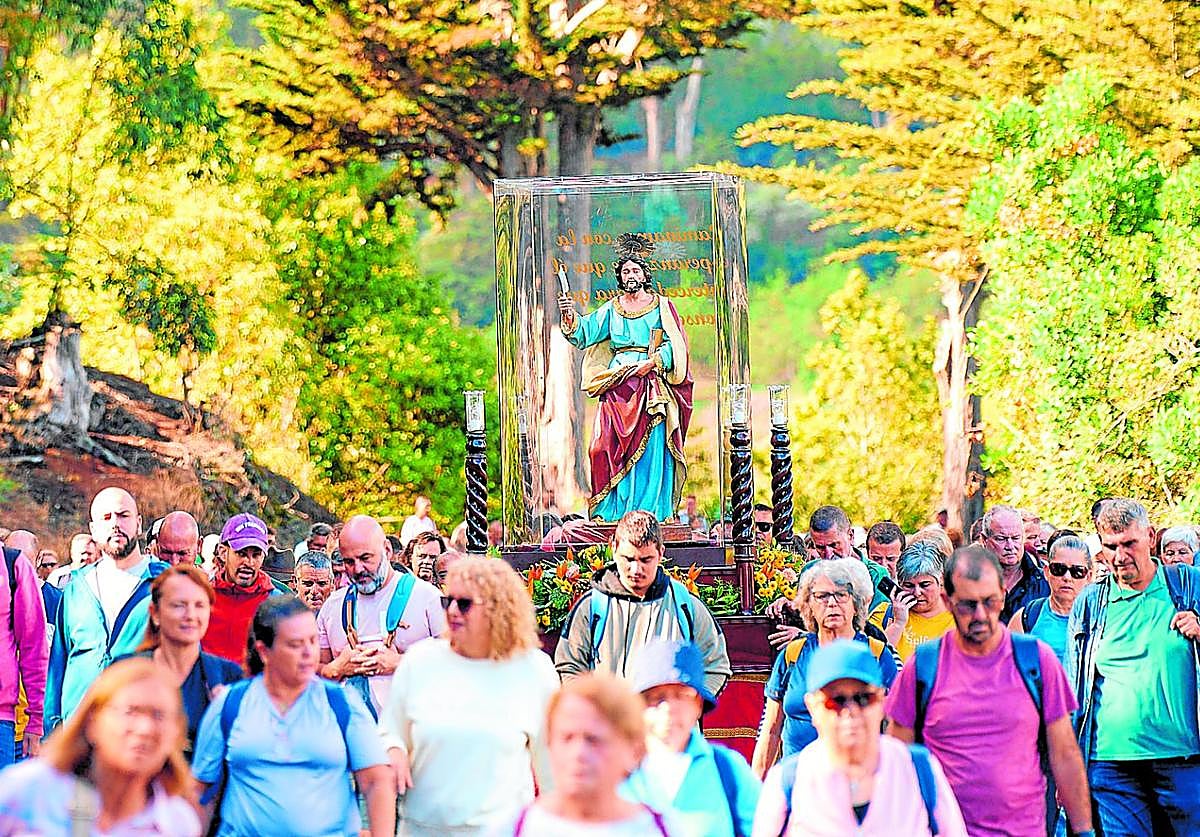 El origen de la peregrinación se remonta al gran incendio de 2019, cuando Fontanales se salvó de las llamas.