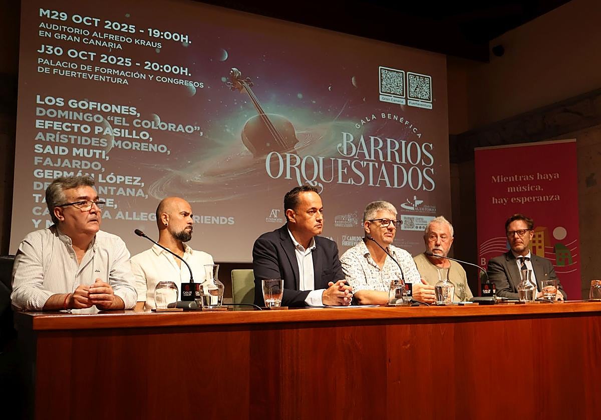 De izquierda a derecha, Pepe Afonso, Iván Torres, Serafín Sánchez, José Brito, Domingo Rodríguez 'El Colorao' y Tilman Kuttenkeuler, este martes.