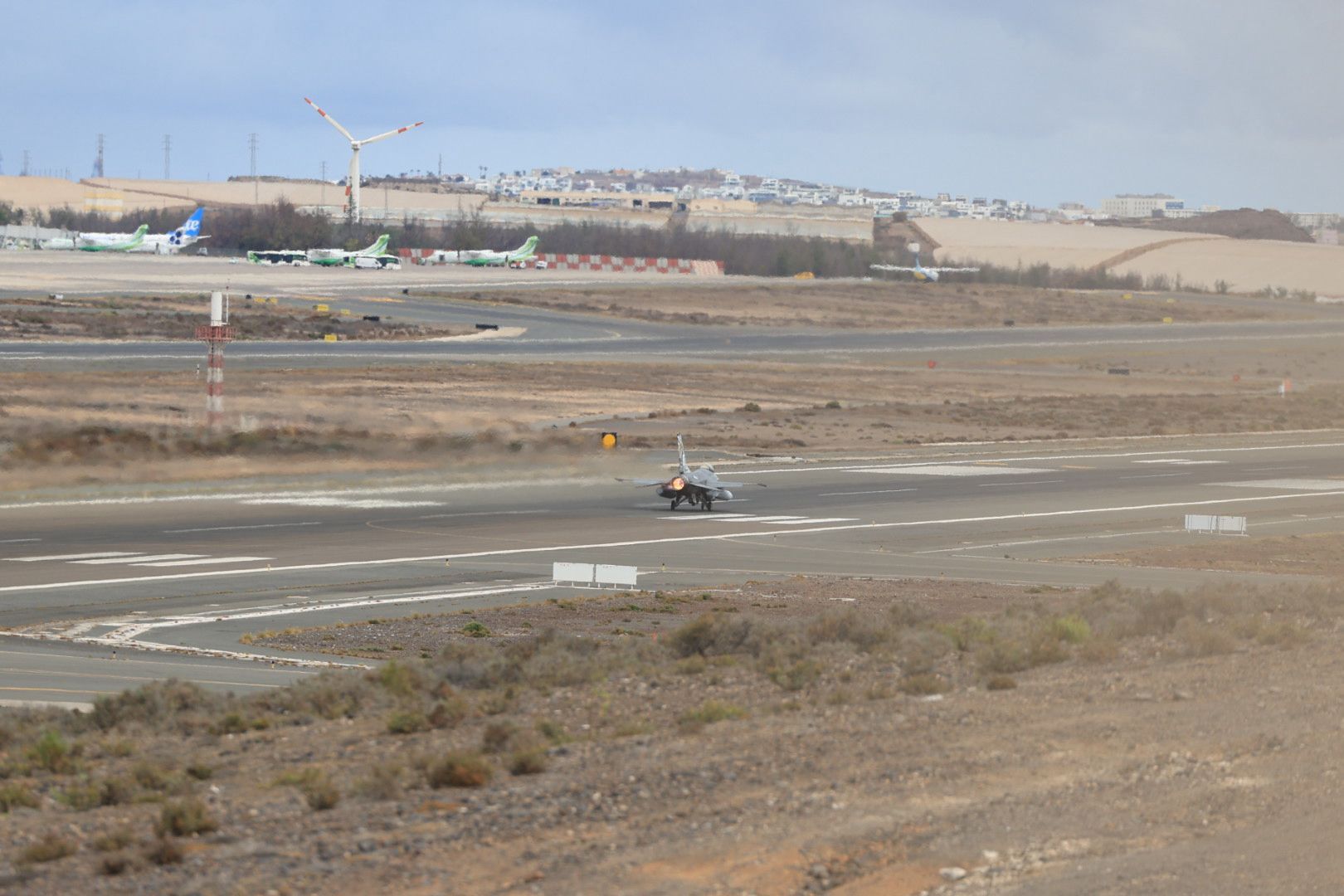 Spotters en Gando: la pasión por la aviación en el cielo de Gran Canaria