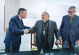 Oswaldo Betancort y José Mazuelos, en octubre de 2024, con Marci Acuña de testigo.