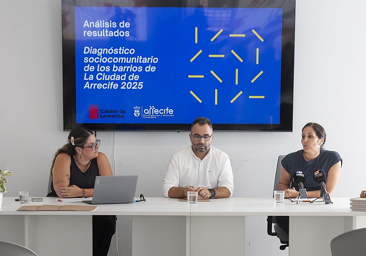 Eliana Parrilla, Echedey Eugenio y Cata Suárez, en la presentación.