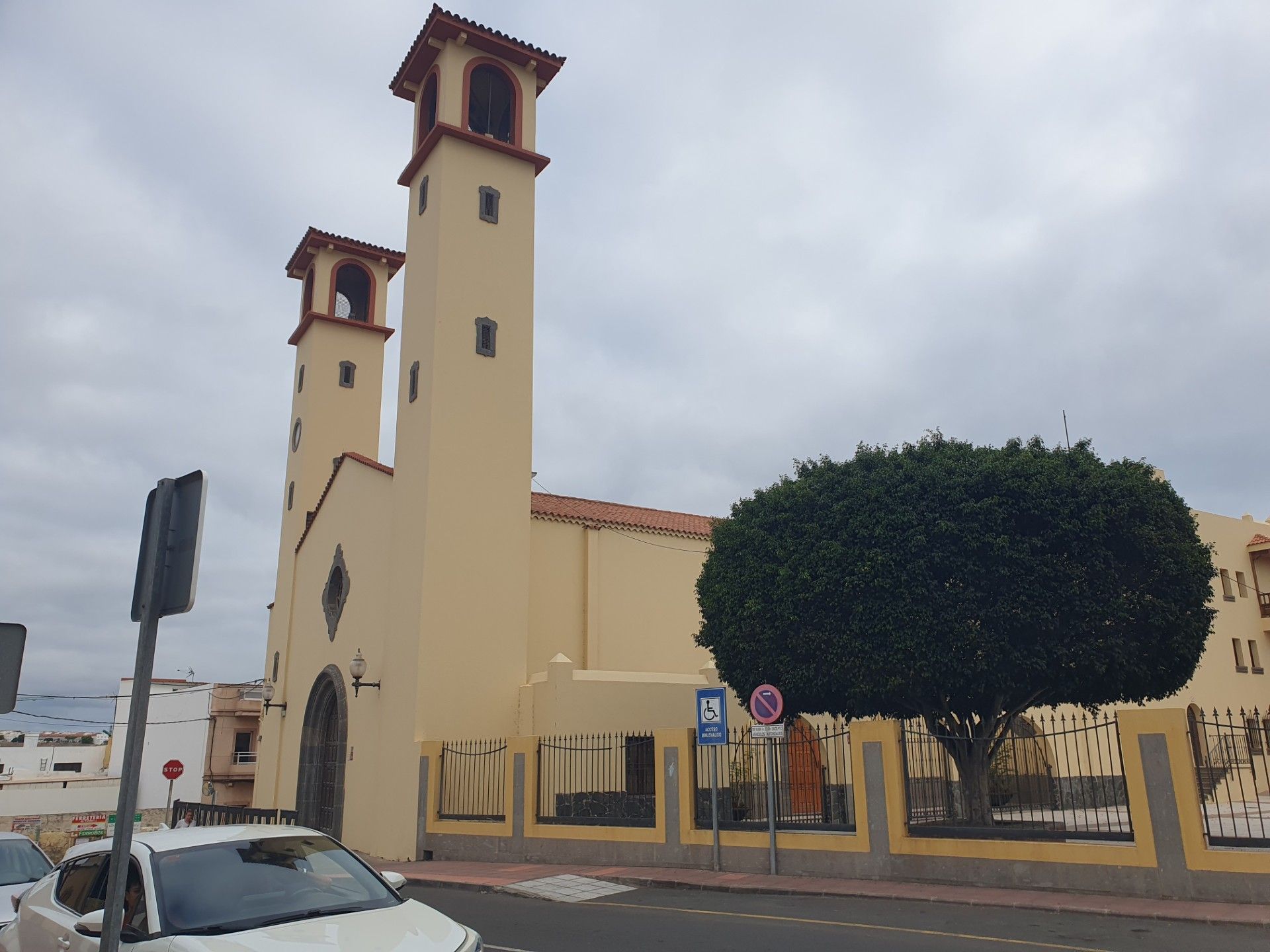 Imagen de la parroquia de San Isidro de La Pardilla.