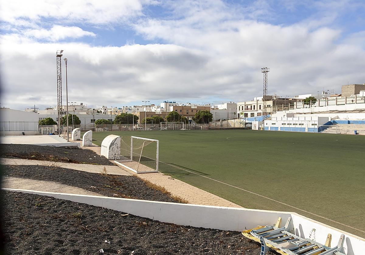Vista parcial del campo de futbol de San Francisco Javier.