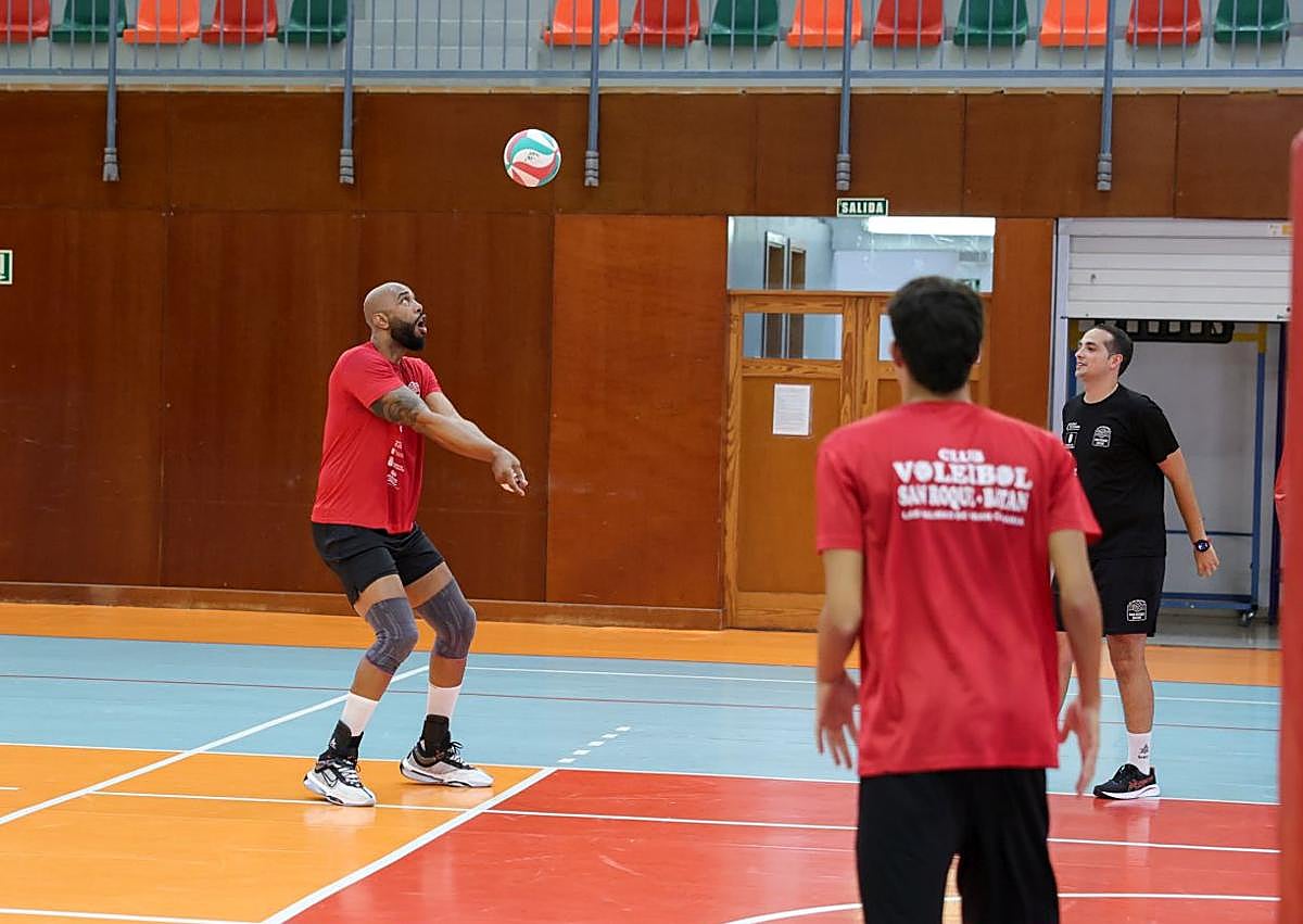 Imagen secundaria 1 - Su plantilla mezcla veteranía y juventud.