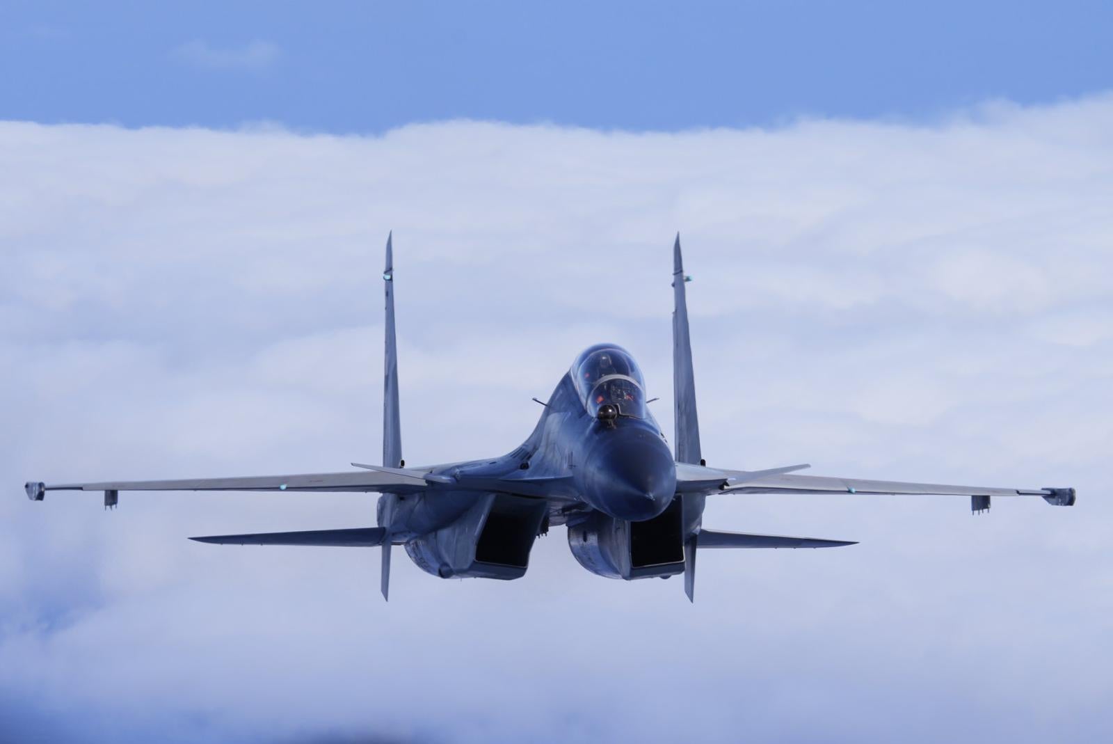 El Ejército del Aire informa en la Base Aérea de Gando, en imágenes