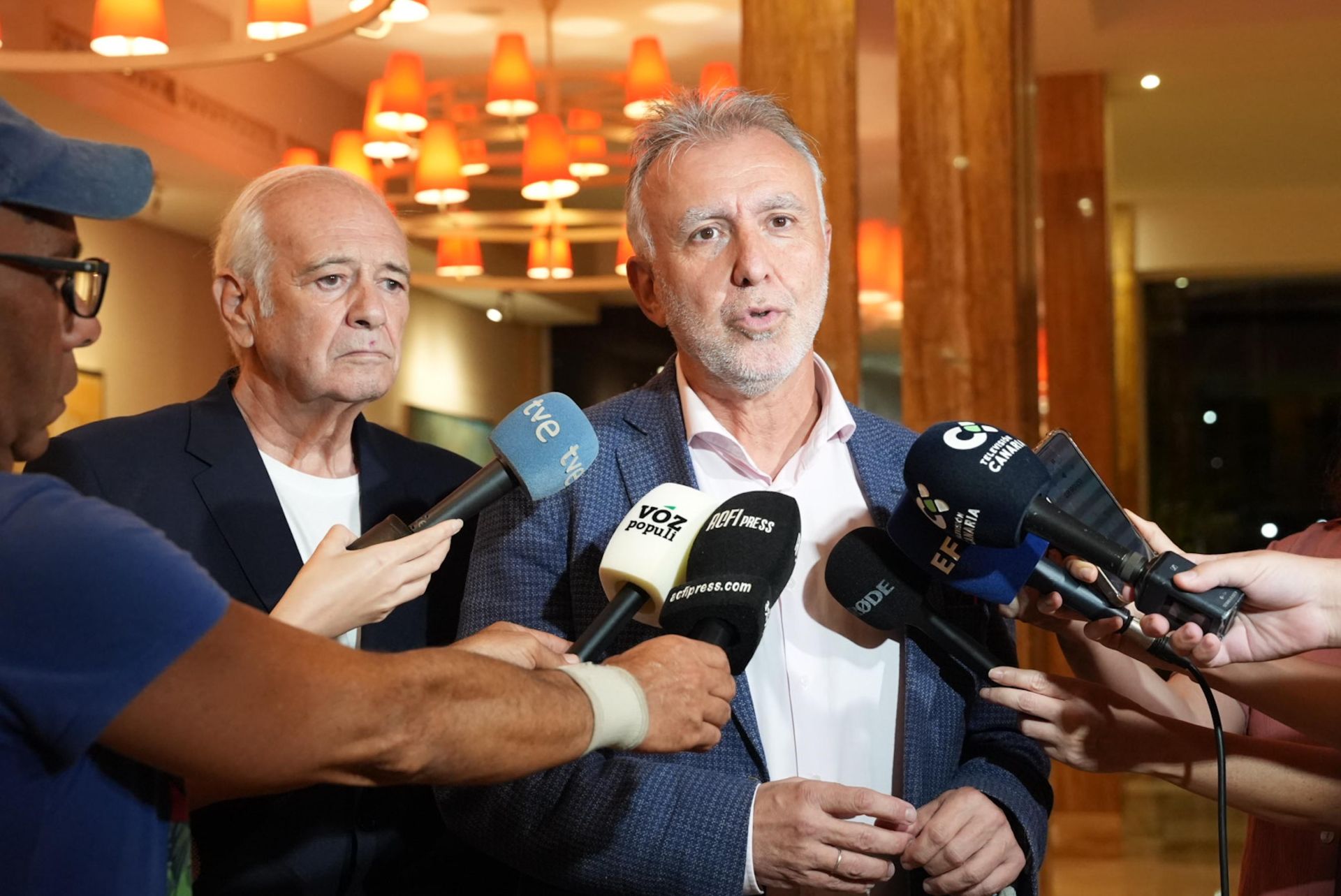 Ángel Víctor Torres y Baltasar Garzón debaten sobre memoria democrática en Las Palmas de Gran Canaria