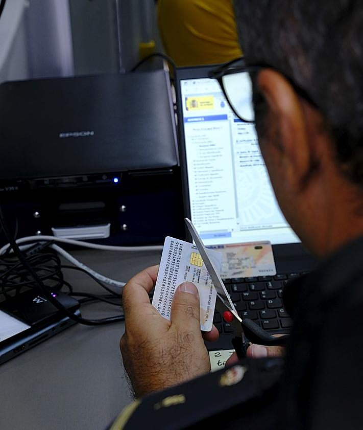 Imagen secundaria 2 - Renovar el DNI sin desplazarse a la ciudad: así funciona la nueva unidad VIDOC en Teror