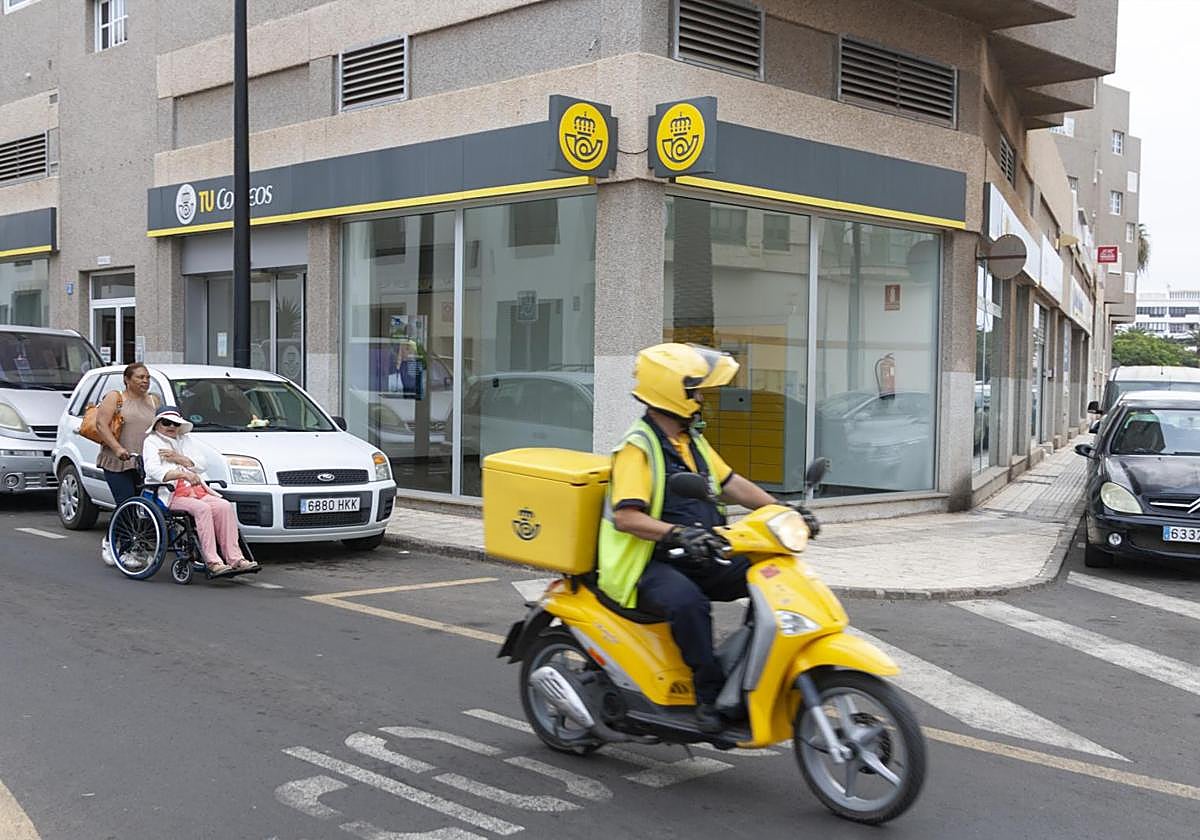 Correos en Arrecife.