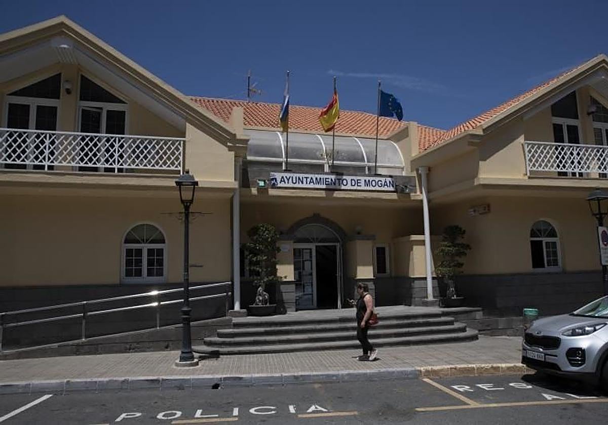 Fachada del Ayuntamiento de Mogán.