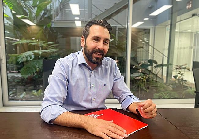 Manuel Hernández Cerezo, parlamentario del PSOE.