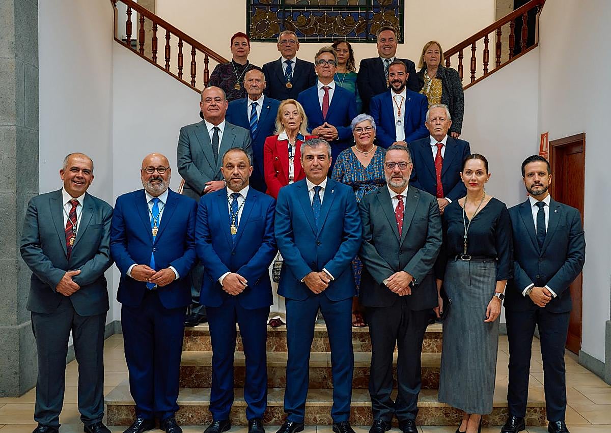 Imagen secundaria 1 - Emoción y recuerdos en la entrega de Honores y Distinciones de La Villa de Moya