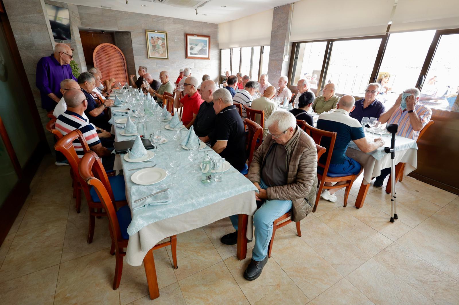 Emotivo almuerzo entre veteranos y antiguos dirigentes de filiales de la UD Las Palmas
