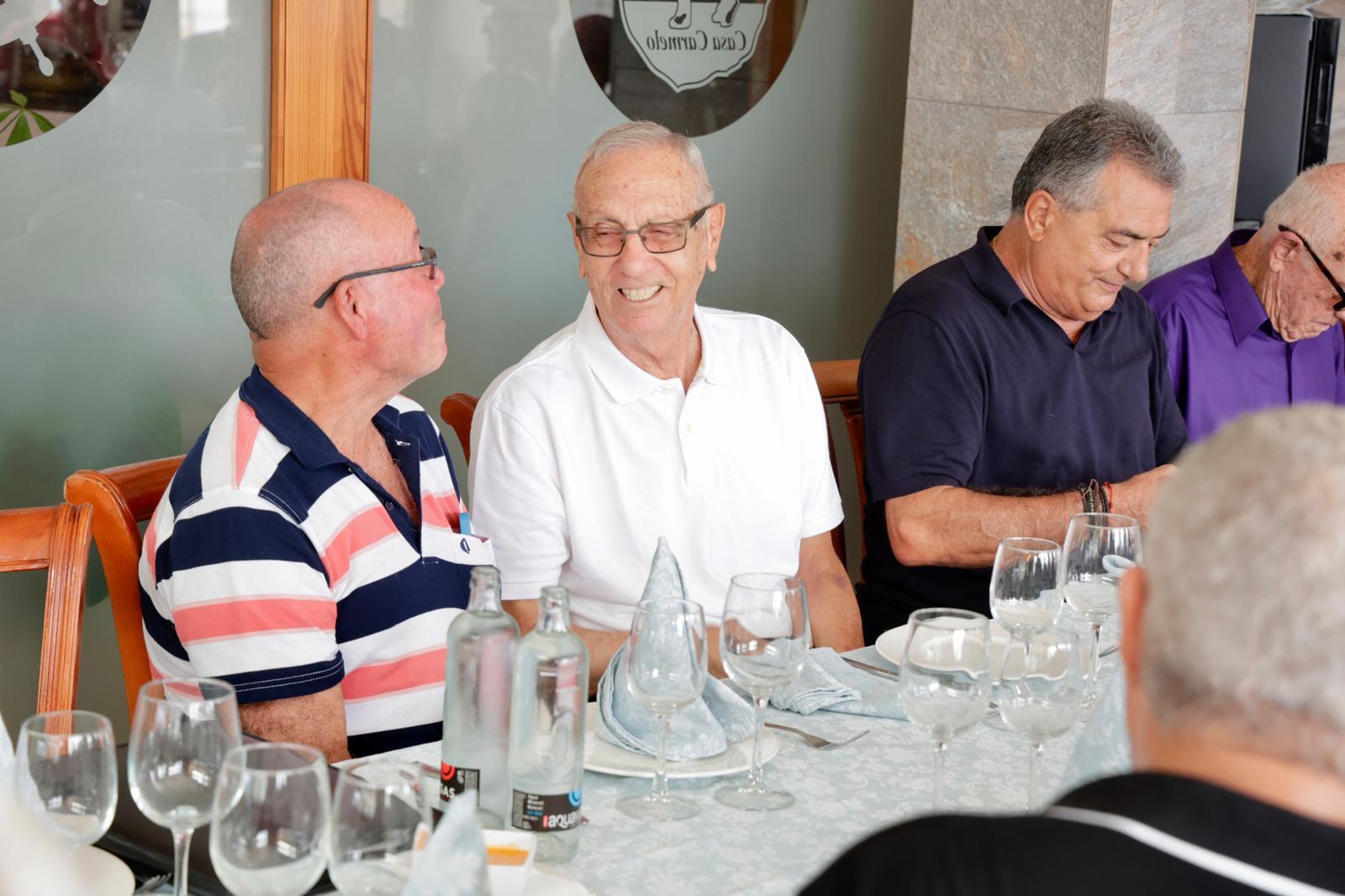 Emotivo almuerzo entre veteranos y antiguos dirigentes de filiales de la UD Las Palmas