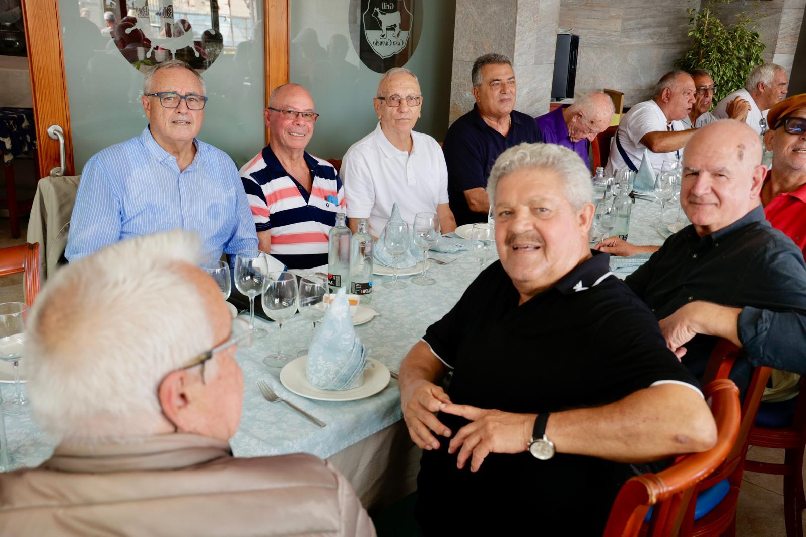 Emotivo almuerzo entre veteranos y antiguos dirigentes de filiales de la UD Las Palmas