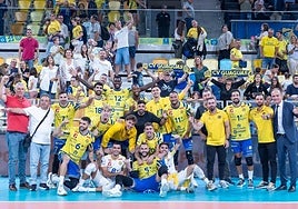 Celebración del Guaguas tras certificar su triunfo este sábado en el Arena.