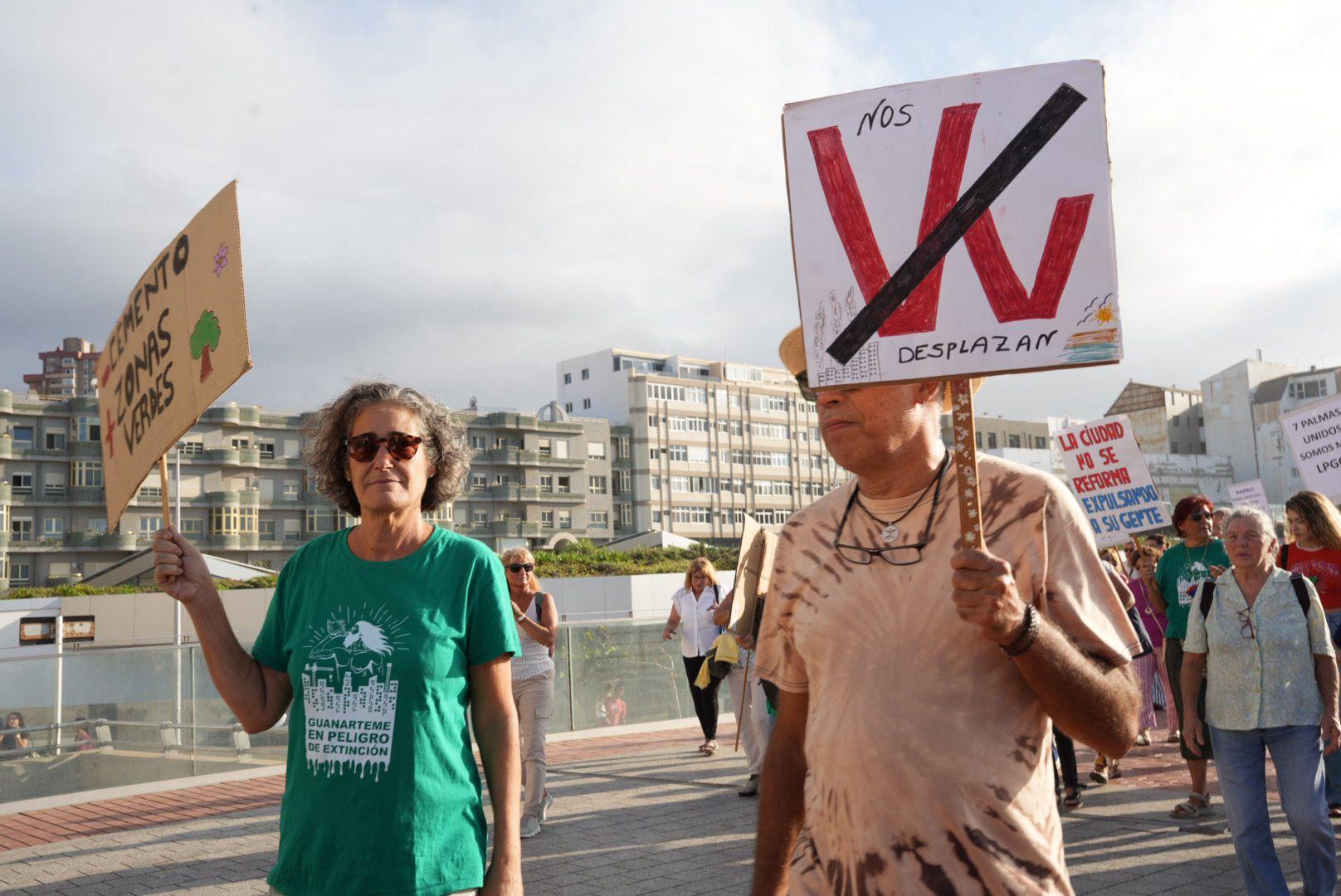 Manifestación &#039;Por la ciudad que merecemos&#039;, en imágenes