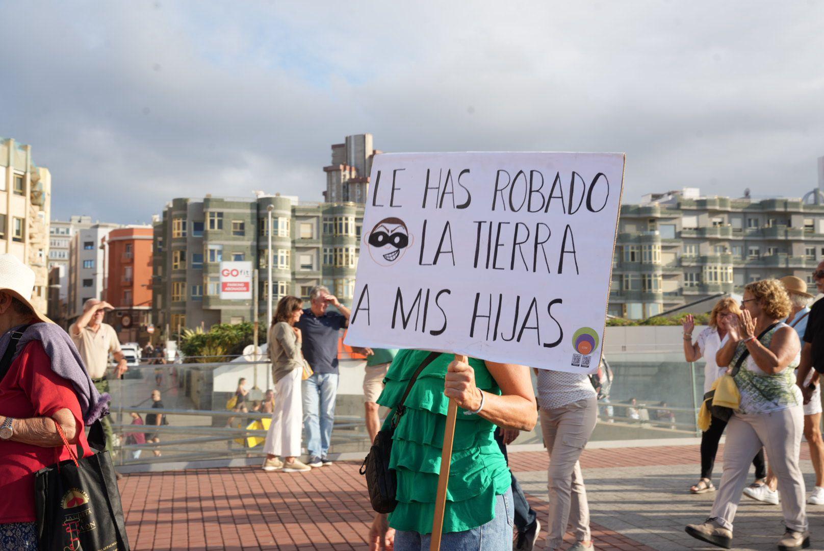 Manifestación &#039;Por la ciudad que merecemos&#039;, en imágenes