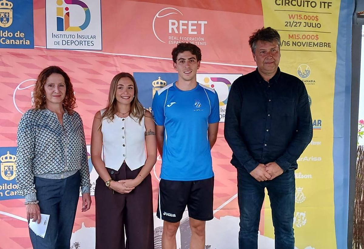 Susan Sananes, Candela Garrido, Jorge Cámara y Alfonso Pérez, durante la presentación.
