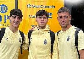 Pezzolesi, Iñaki y Herzog, tres que apuntan al once titular este martes, a la salida de la expedición de la UD a la capital extremeña.