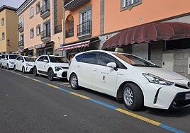 Parada de taxis en el casco urbano de San Mateo.