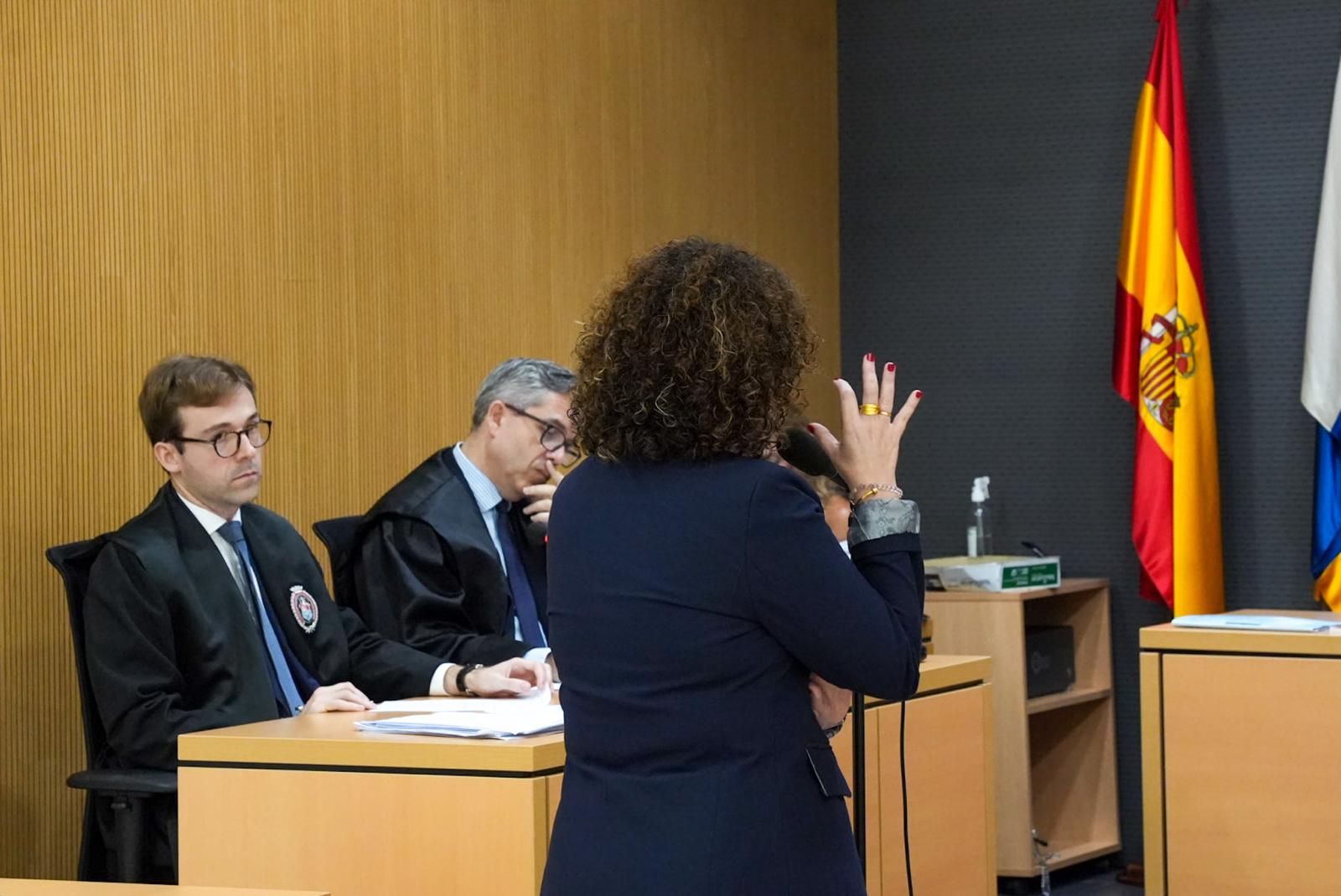 Imágenes de la declaración de la concejala Inmaculada Medina y la gerente de la Sociedad de Promoción, María Elena Rodríguez, por el carnaval de 2024