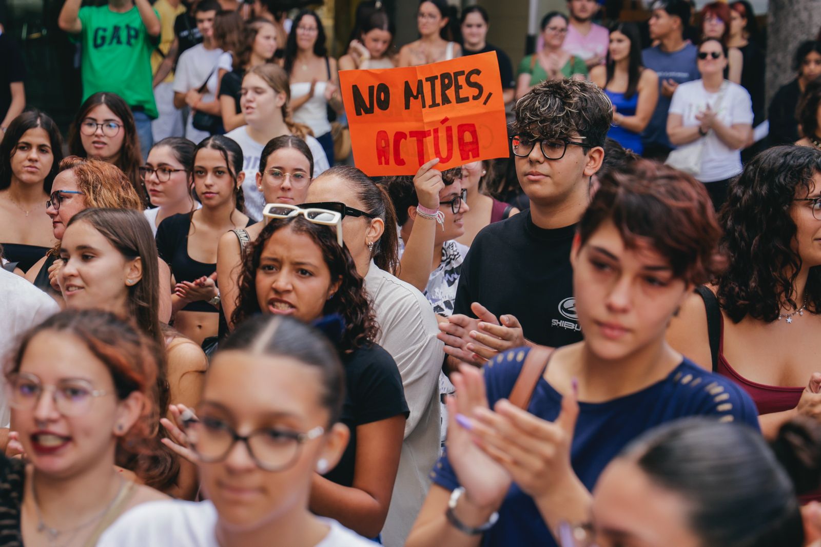 Los estudiantes exigen en la calle protección ante el acoso escolar