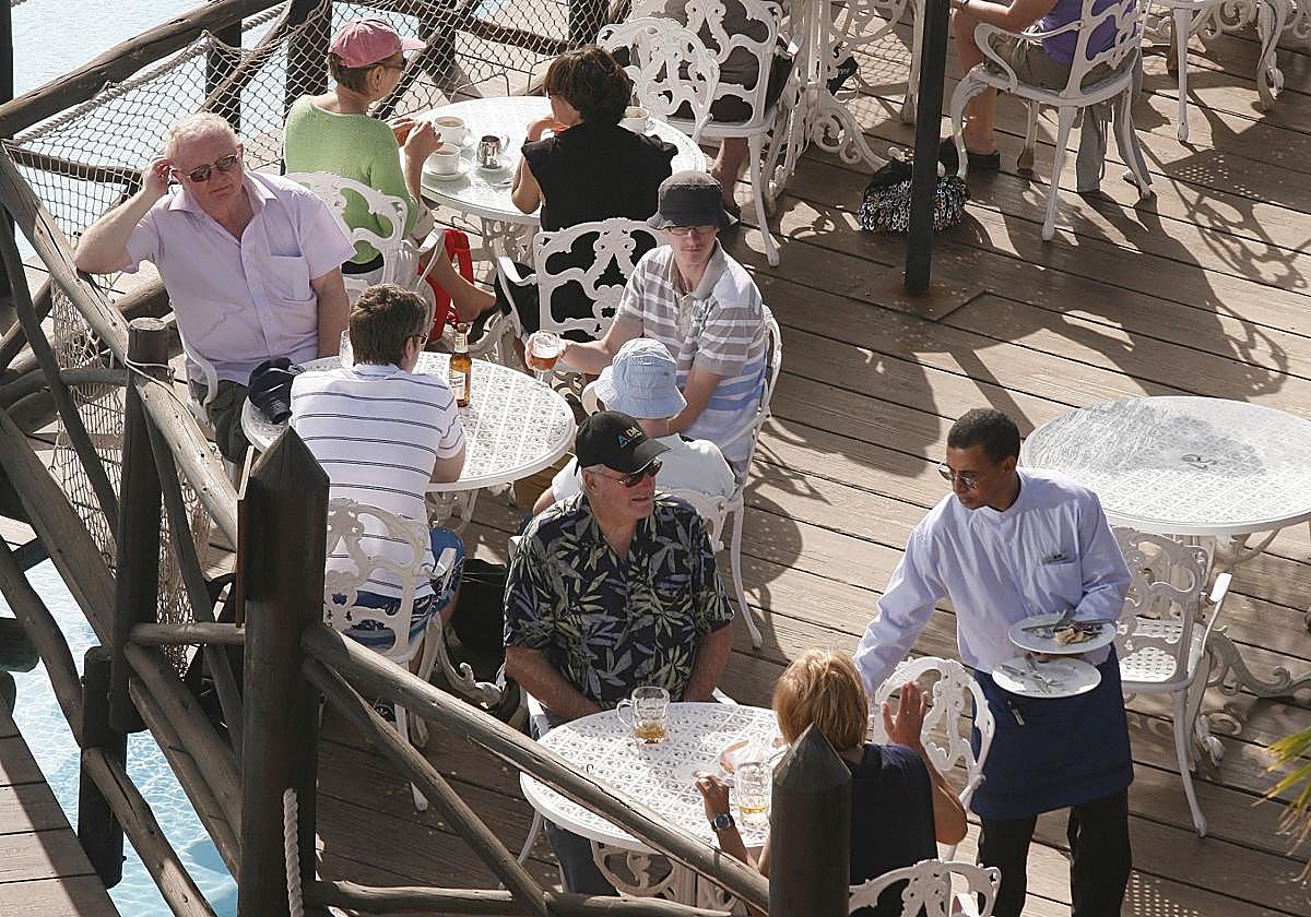 El IGIC recauda hasta agosto 1.671 millones de euros, casi un 6% más que un año antes.