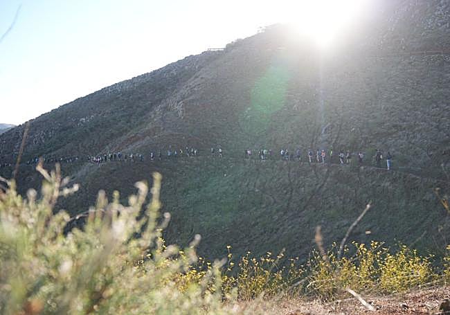 Los senderistas del GCWF2025 dirigiéndose a Santa María de Guía.