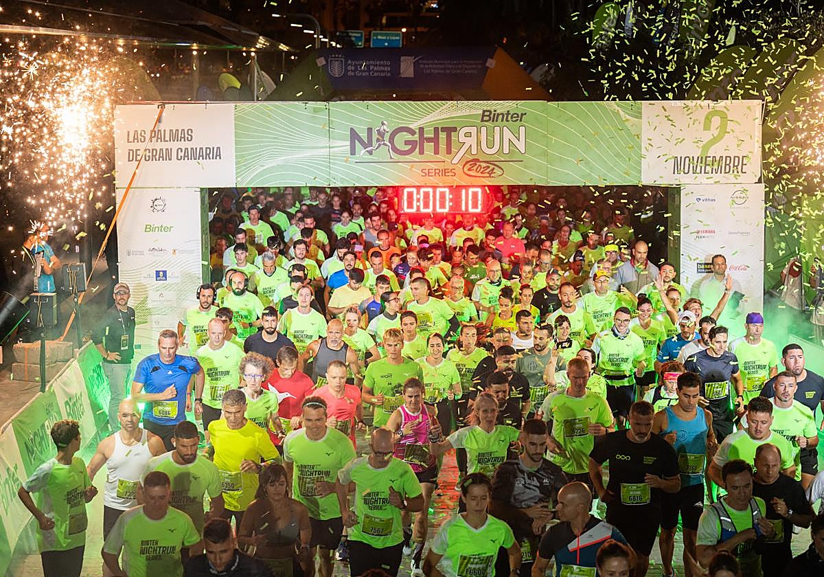 Imagen de la salida de la Binter NightRun del pasado año.