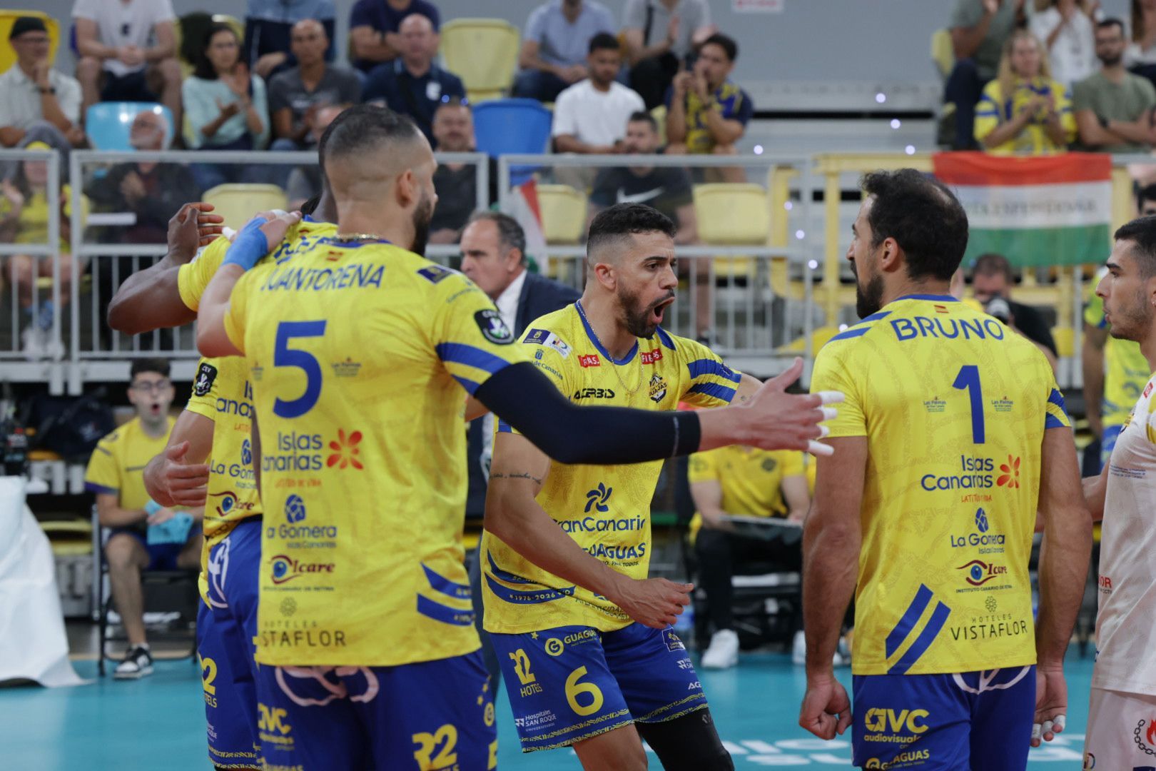 El Guaguas celebra uno de los puntos anotados este jueves.