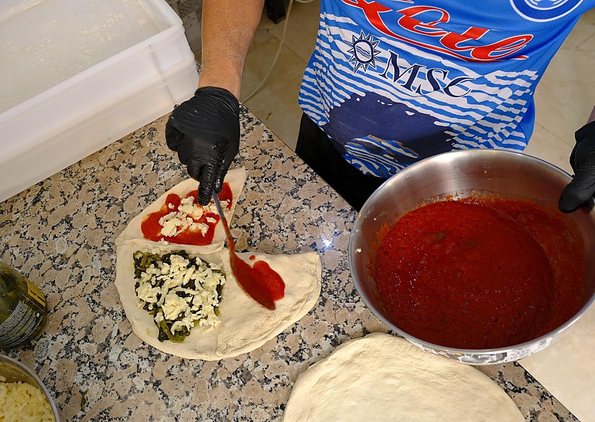 Imagen secundaria 1 - El pizzero de la casa, Alessandro.