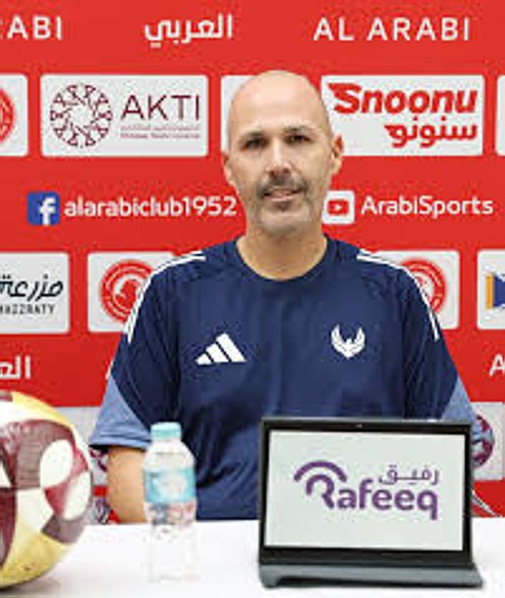 Imagen secundaria 2 - Arriba, Miguel Ángel Ramírez en su etapa en Charlotte, en Estados Unidos, entre otros clubes y países que jalonan su currículum. Abajo a la izquierda, David Deogracia, que ya probó fortuna en Tailandia y Marruecos antes de ir a Rusia. A la derecha, Yeray Rodríguez, en las instalaciones del Al-Arabi SC de Catar.