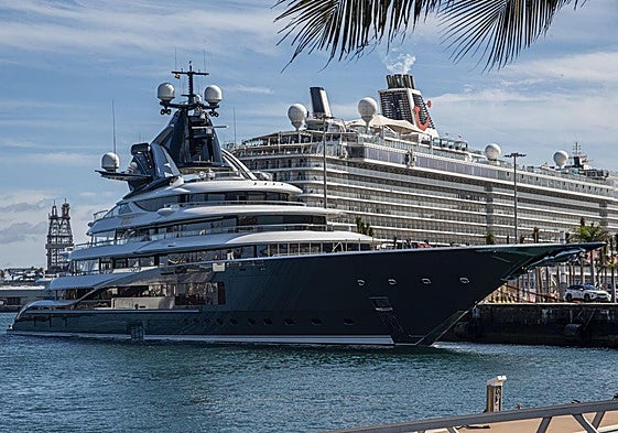 El lujoso yate Kismet atracado en el Puerto de Las Palmas.