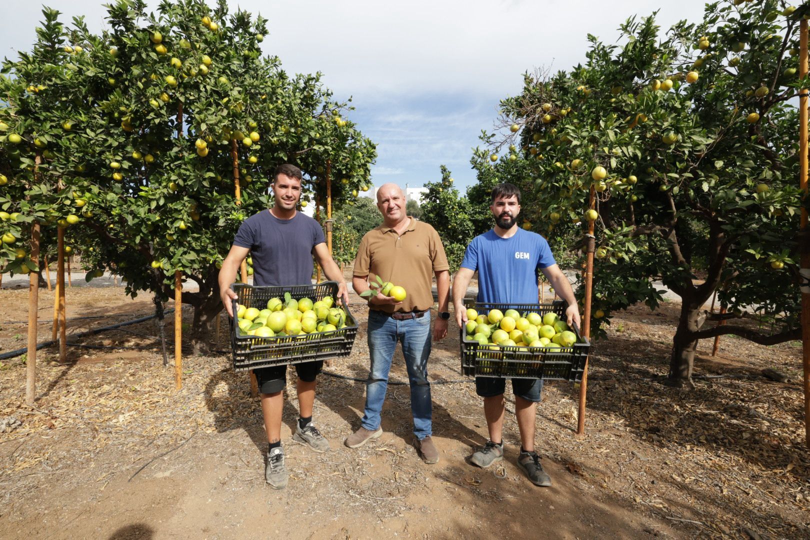 Pepe Medina, junto a sus hijos, Raúl y José, mantienen con firmeza el legado dejado por el patriarca José Medina.
