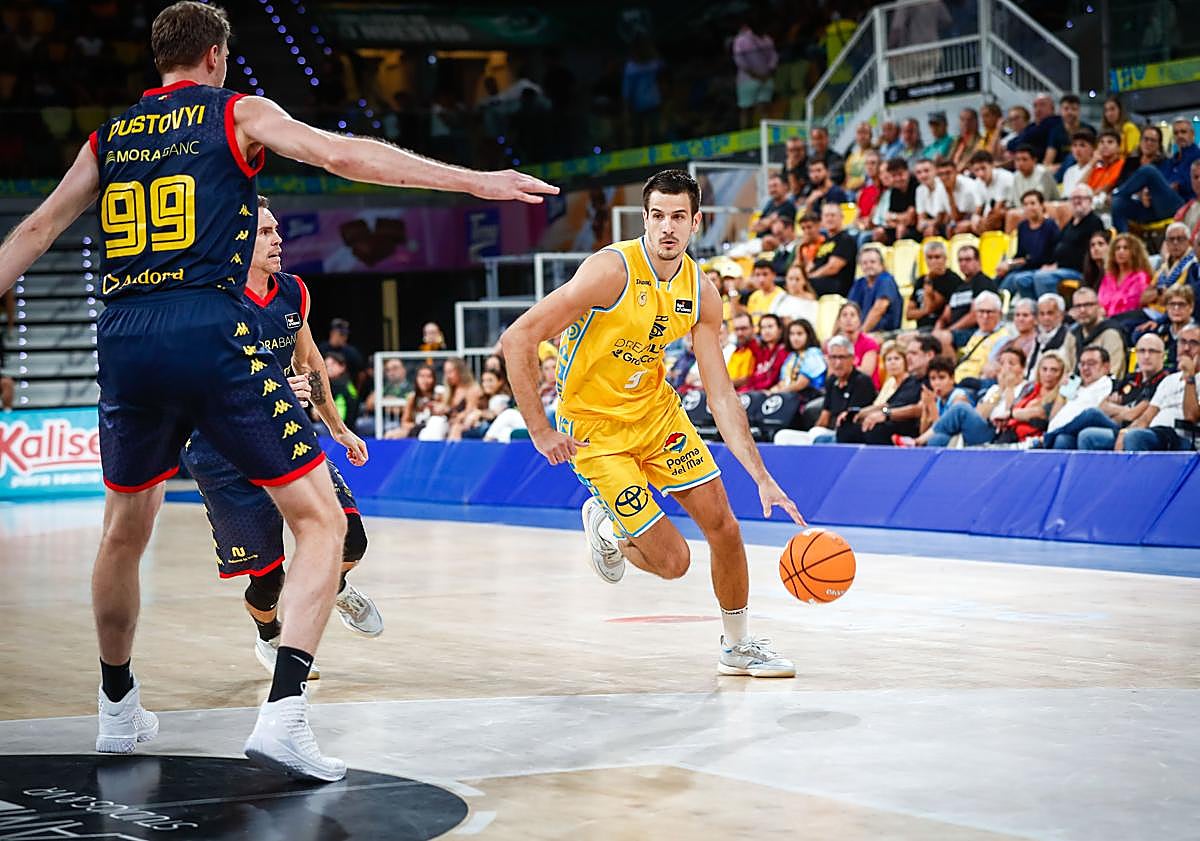 Imagen principal - El Dreamland Gran Canaria entierra los fantasmas en el Arena (102-85)