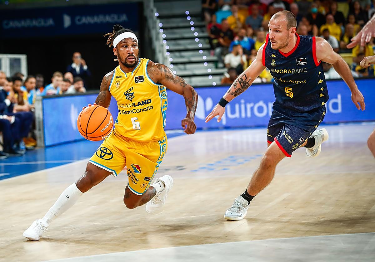 El Granca revivió en un Día de Todos los Santos propició para remontar