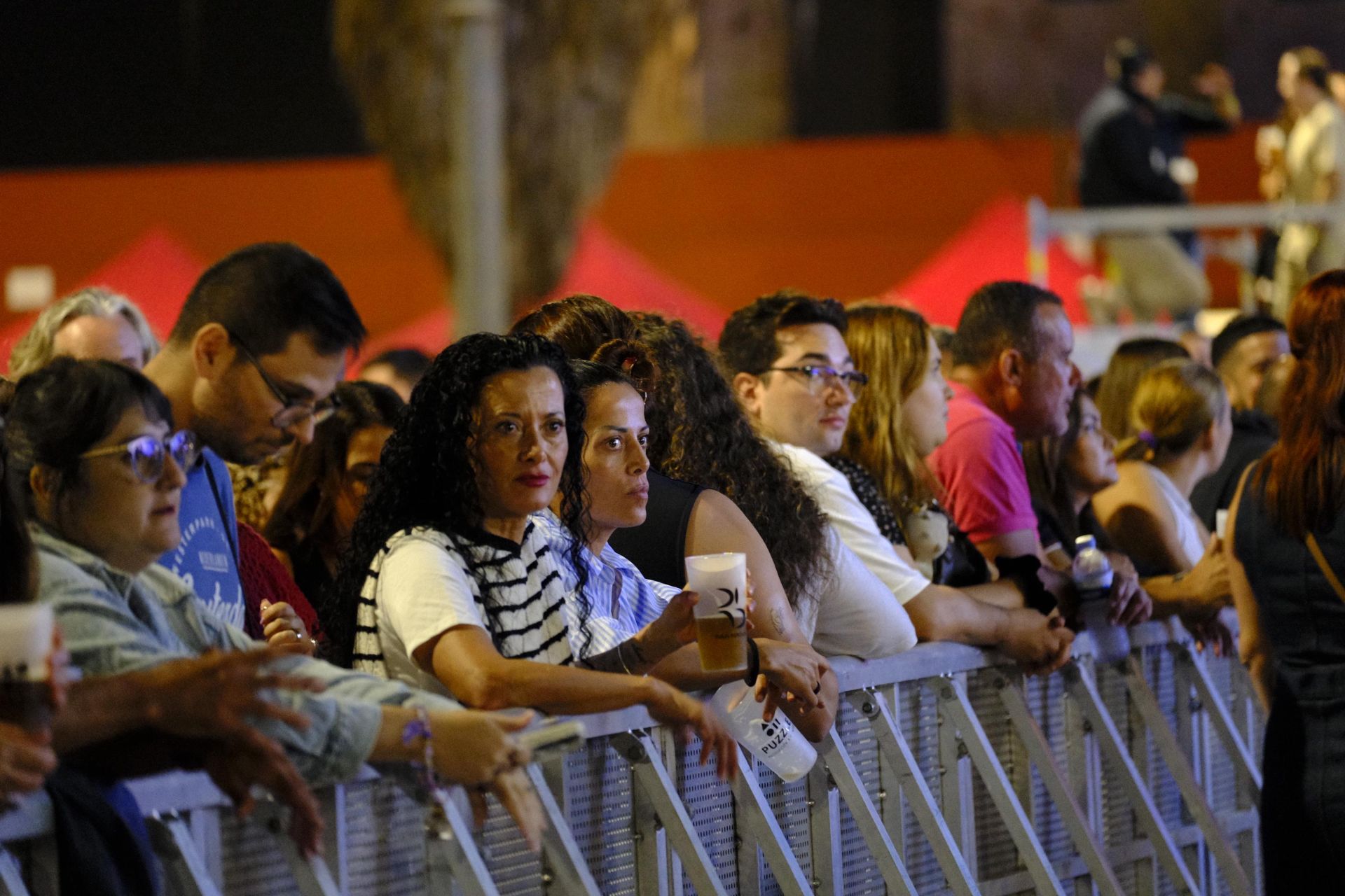 La plaza de la Música coge color antes de la actuación de Craig David