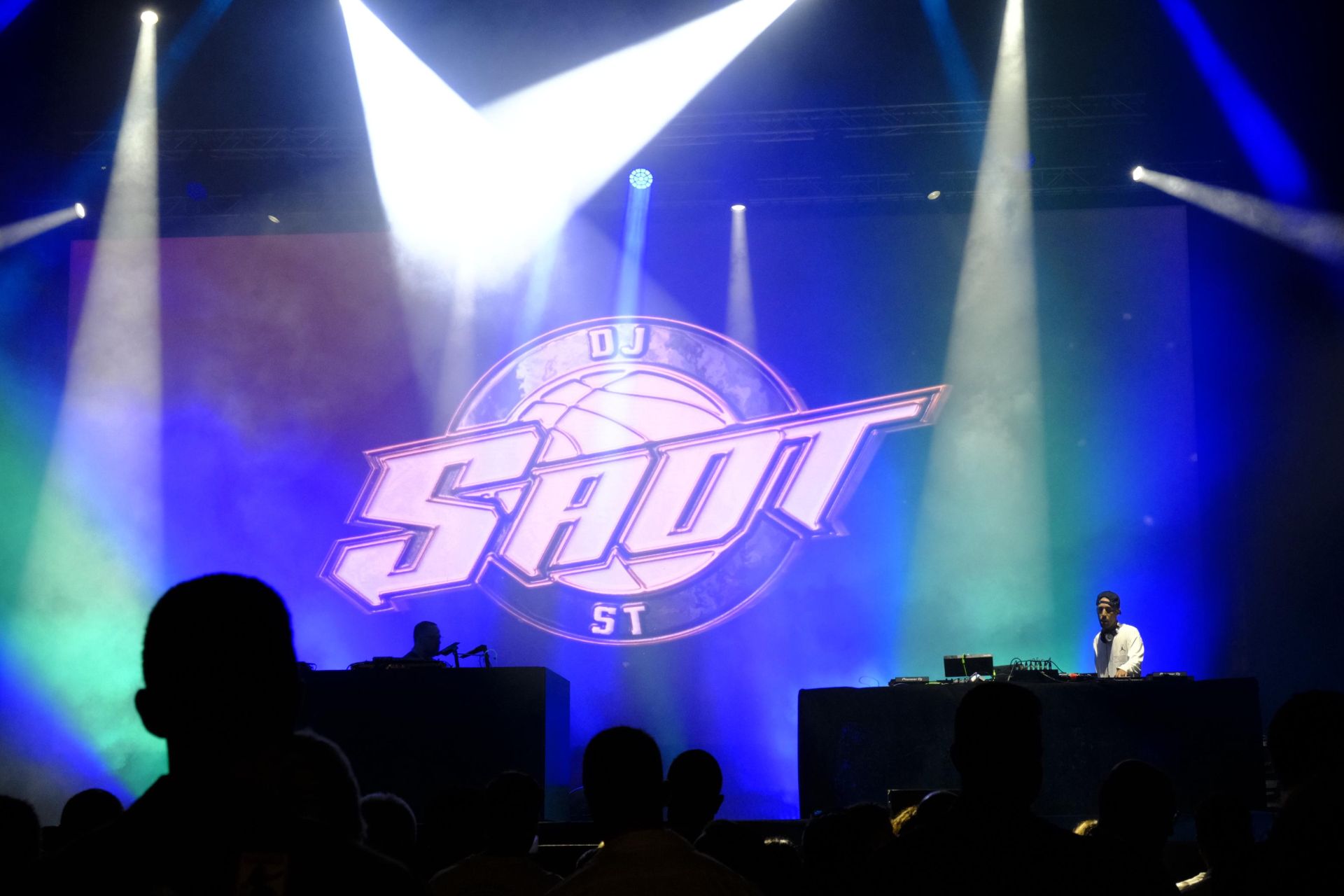 La plaza de la Música coge color antes de la actuación de Craig David