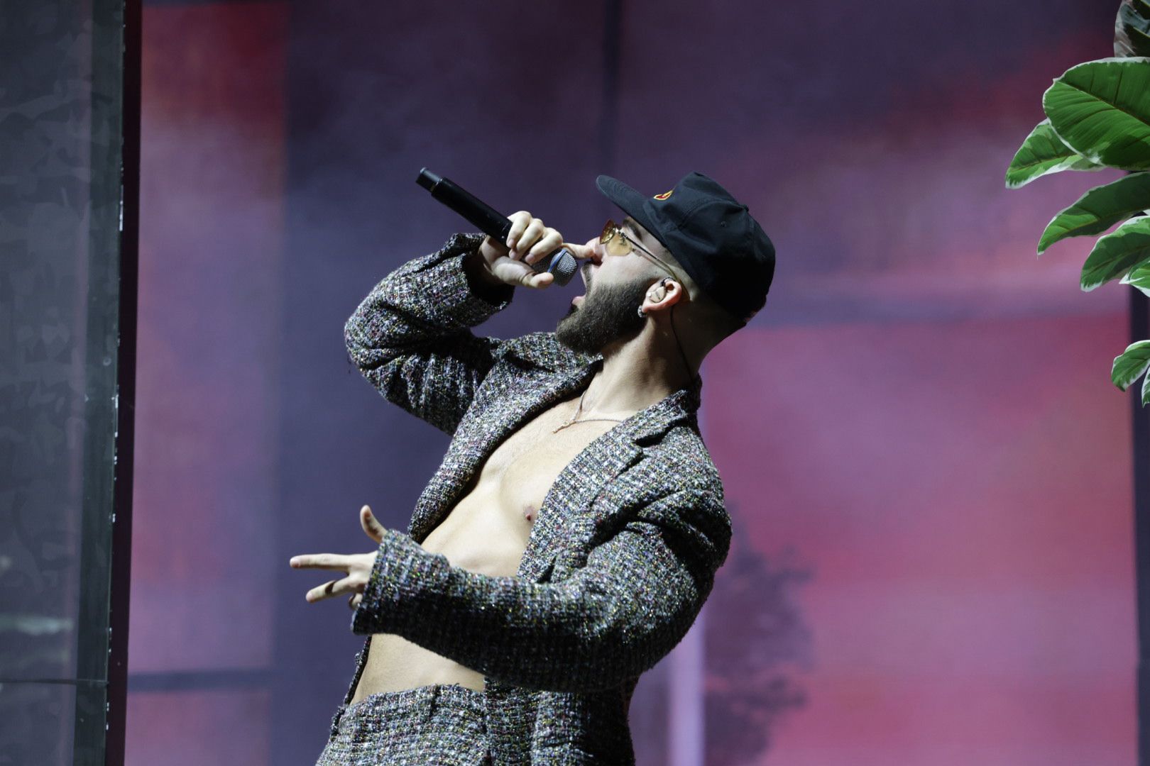 Manuel Turizo llena de canciones y bailes el recinto ferial de Las Palmas de Gran Canaria