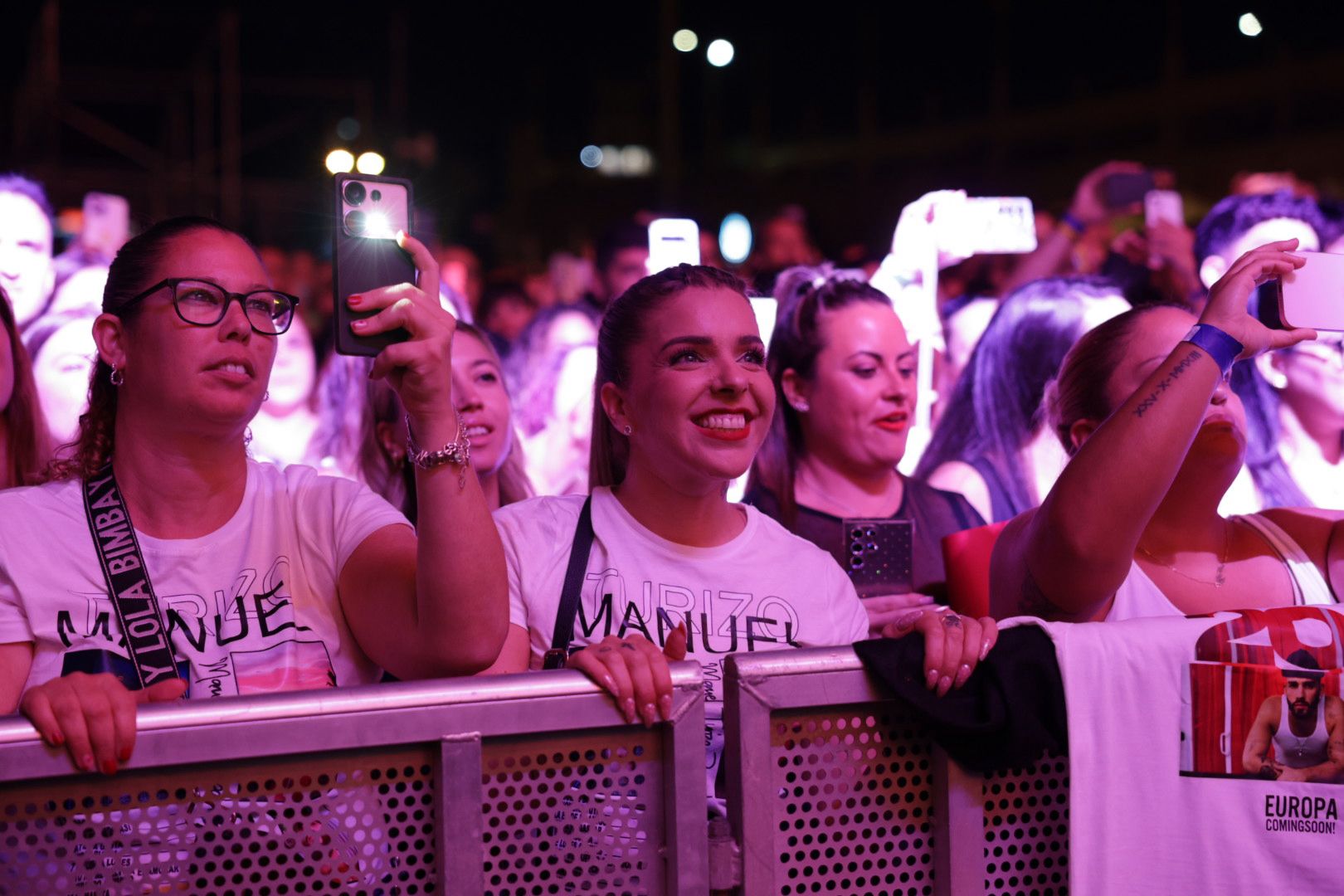 Manuel Turizo llena de canciones y bailes el recinto ferial de Las Palmas de Gran Canaria