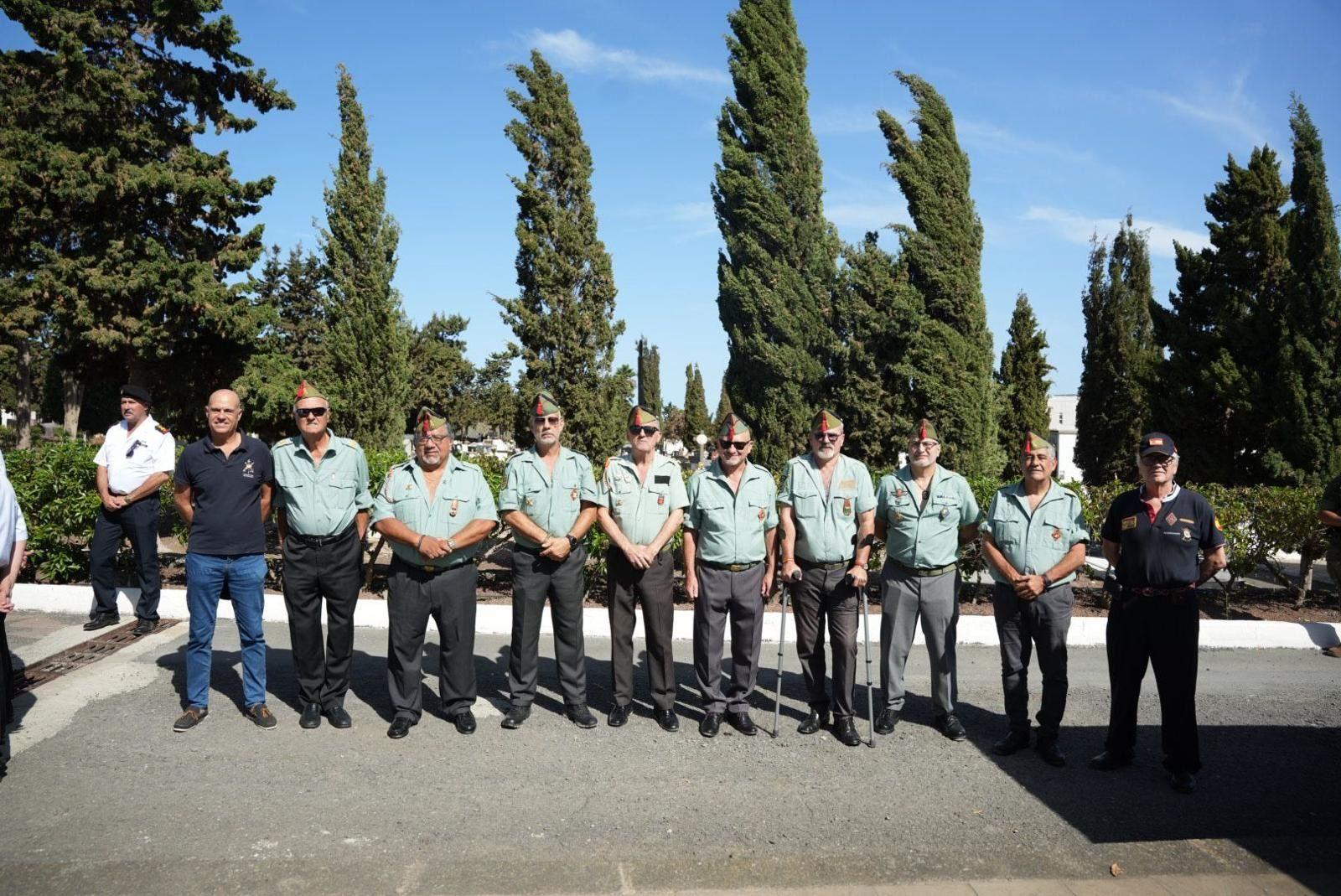 Emotivo acto de homenaje a los caídos por España