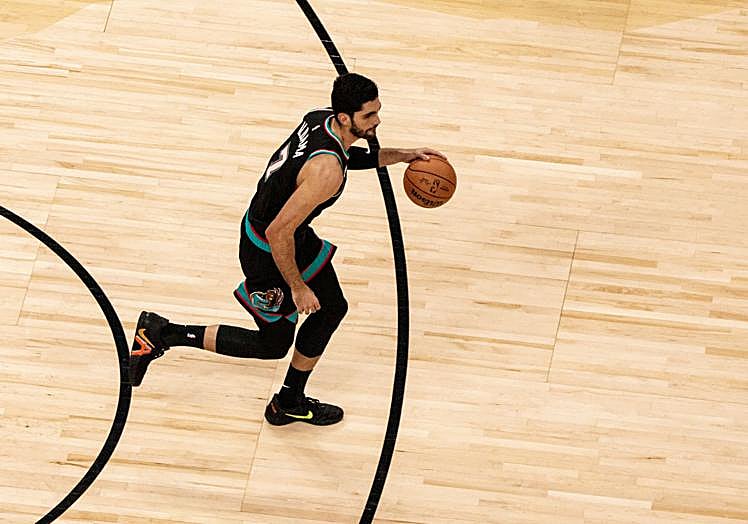 Aldama, en el inicio de una jugada.